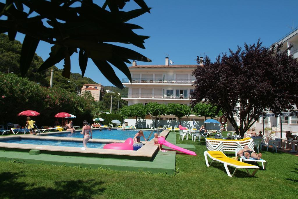 Checkin Flamingo Hotel L'Estartit Exterior foto